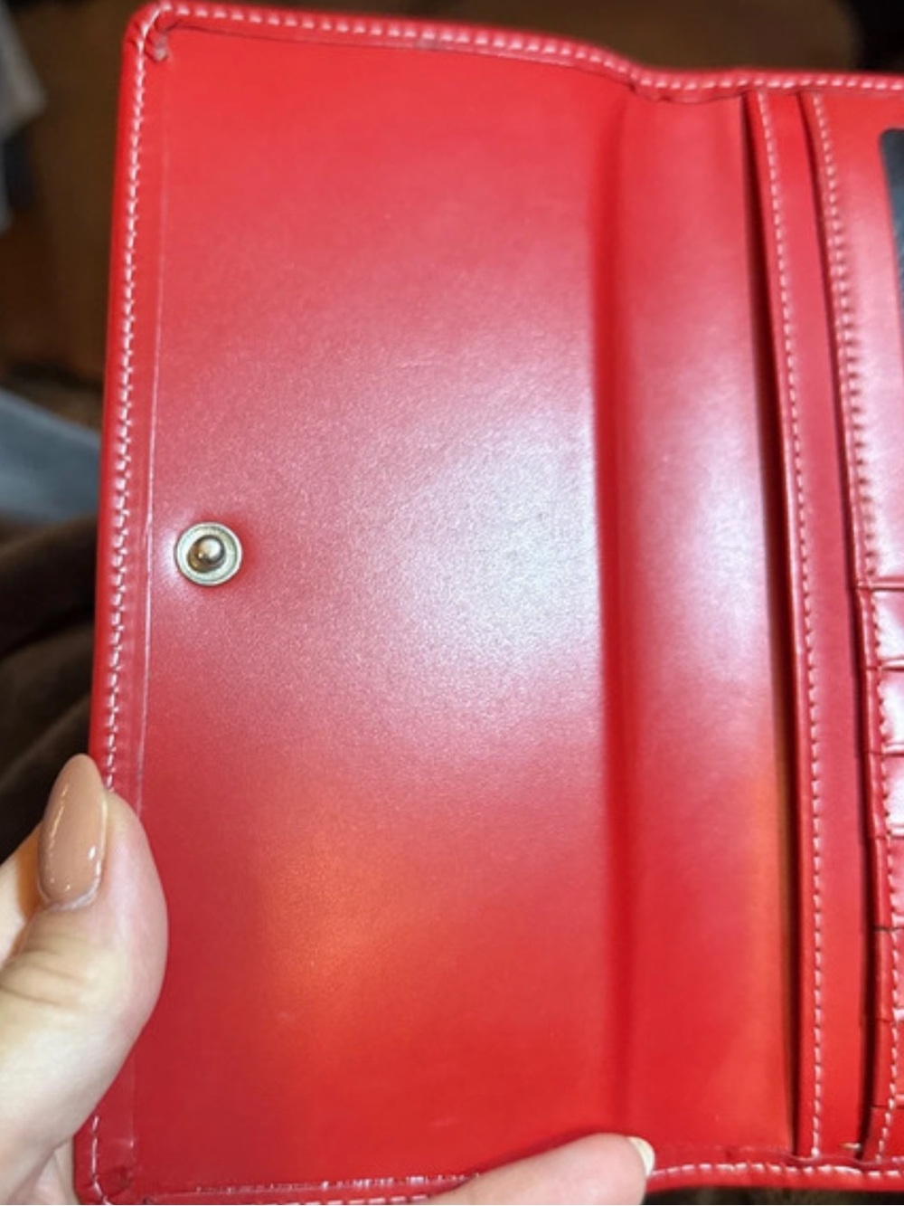 “Pre-Owned” DOONEY & BOURKE RED LEATHER 
TRI-FOLD WALLET.  Excellent Condition! - Picture 9 of 16